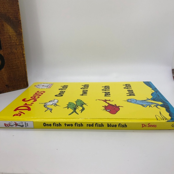 Dr. Seuss One Fish Two Fish Red Fish Blue Fish - Picture 9 of 15